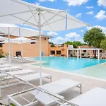 Hotiday Punta Sardegna Hotel apartamentowy 3*