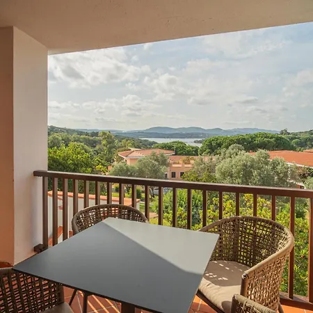 Hotiday Punta Sardegna Aparthotel 3*