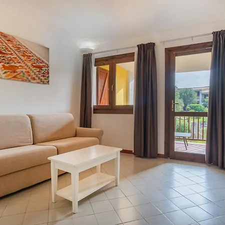 Hotiday Punta Sardegna 3*