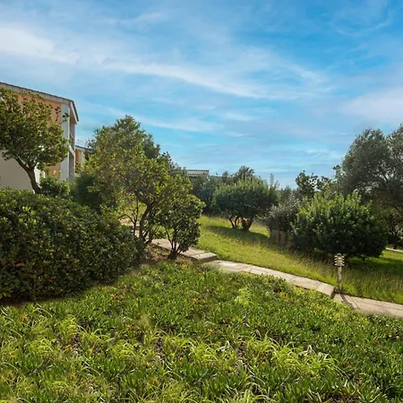 Hotiday Punta Sardegna Aparthotel
