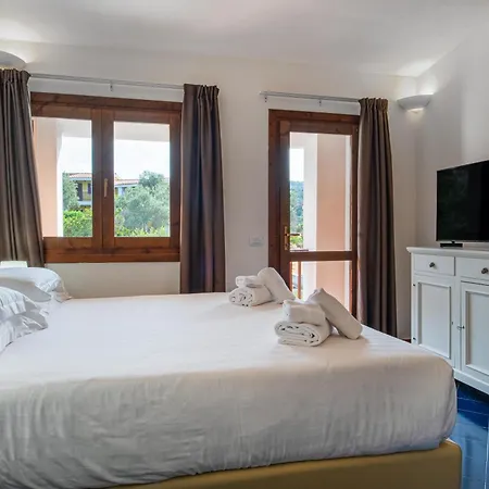 Hotiday Punta Sardegna Aparthotel Porto Rafael