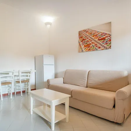 Hotiday Punta Sardegna 公寓式酒店 波尔图拉斐尔