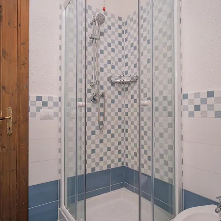 Hotiday Punta Sardegna 公寓式酒店