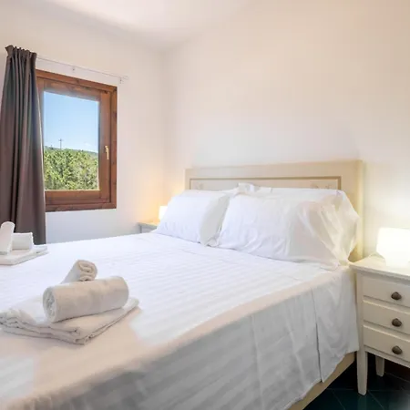 Hotiday Punta Sardegna Aparthotel 3*