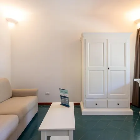 Hotiday Punta Sardegna Aparthotel 3*